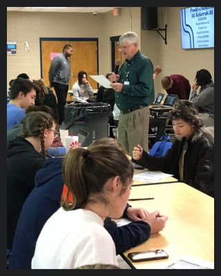  Libscomb speaking to students